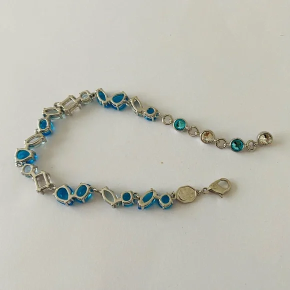New in Box $249 Swarovski Gema Blue Clear Color Crystals Silver Tone Bracelet